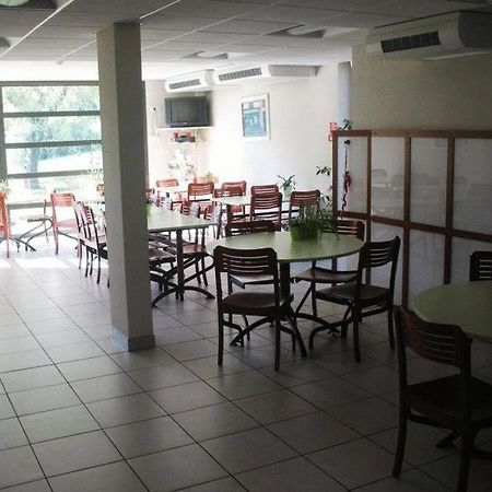 Home Du Buisson Hotel Des Familles 伊泽尔 外观 照片
