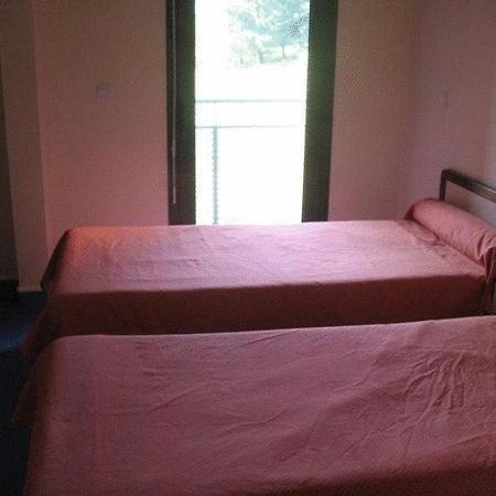 Home Du Buisson Hotel Des Familles 伊泽尔 外观 照片