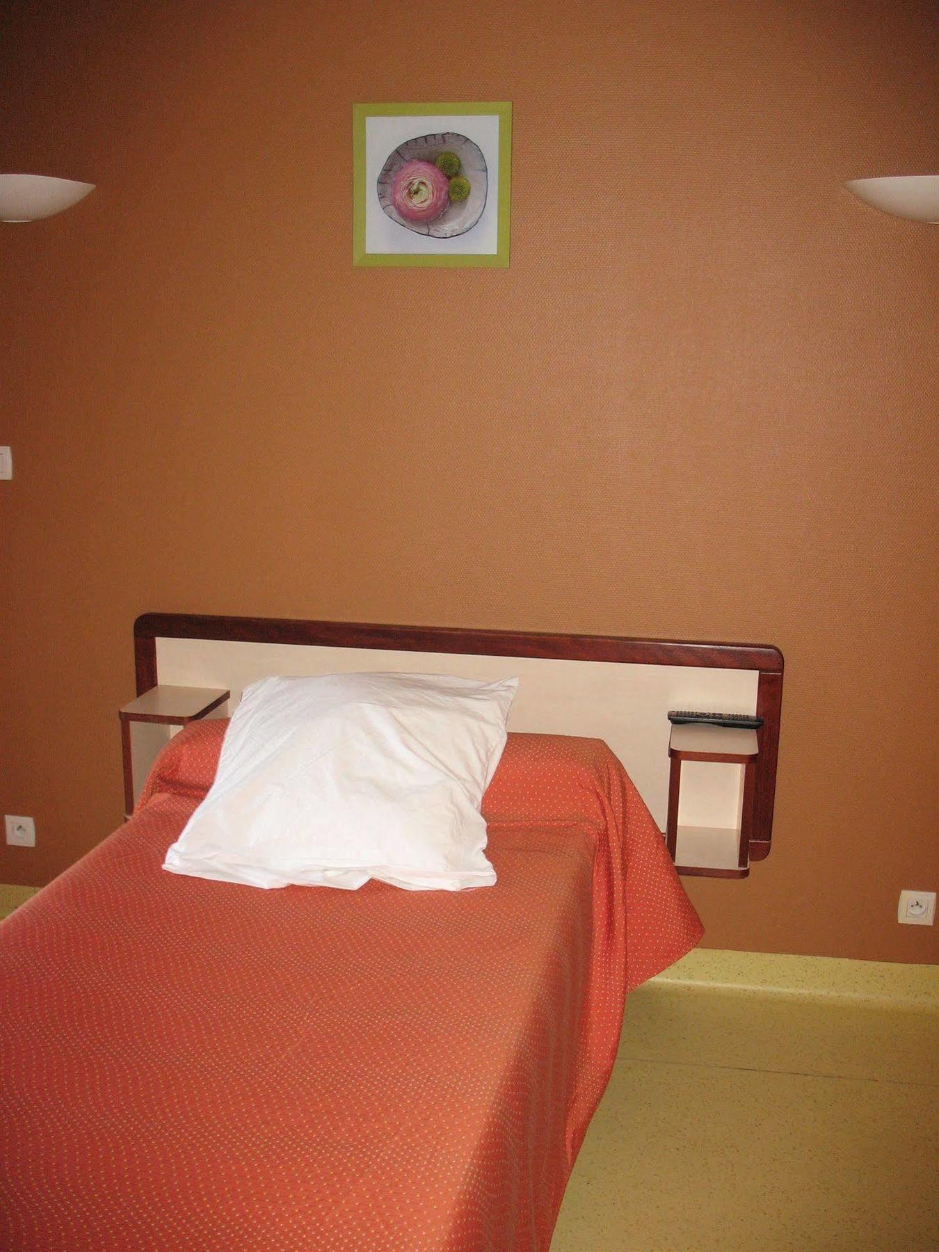 Home Du Buisson Hotel Des Familles 伊泽尔 外观 照片