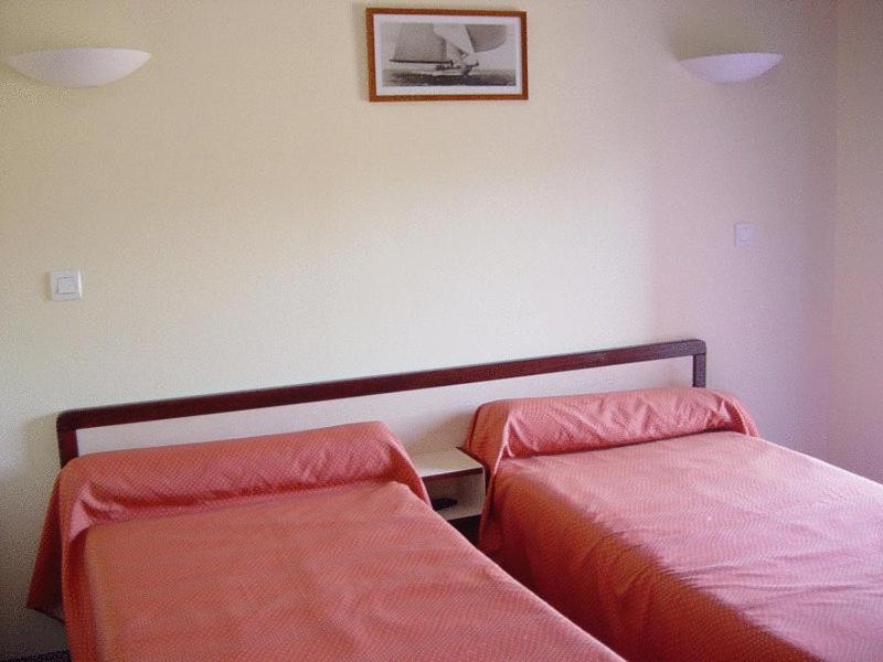 Home Du Buisson Hotel Des Familles 伊泽尔 外观 照片